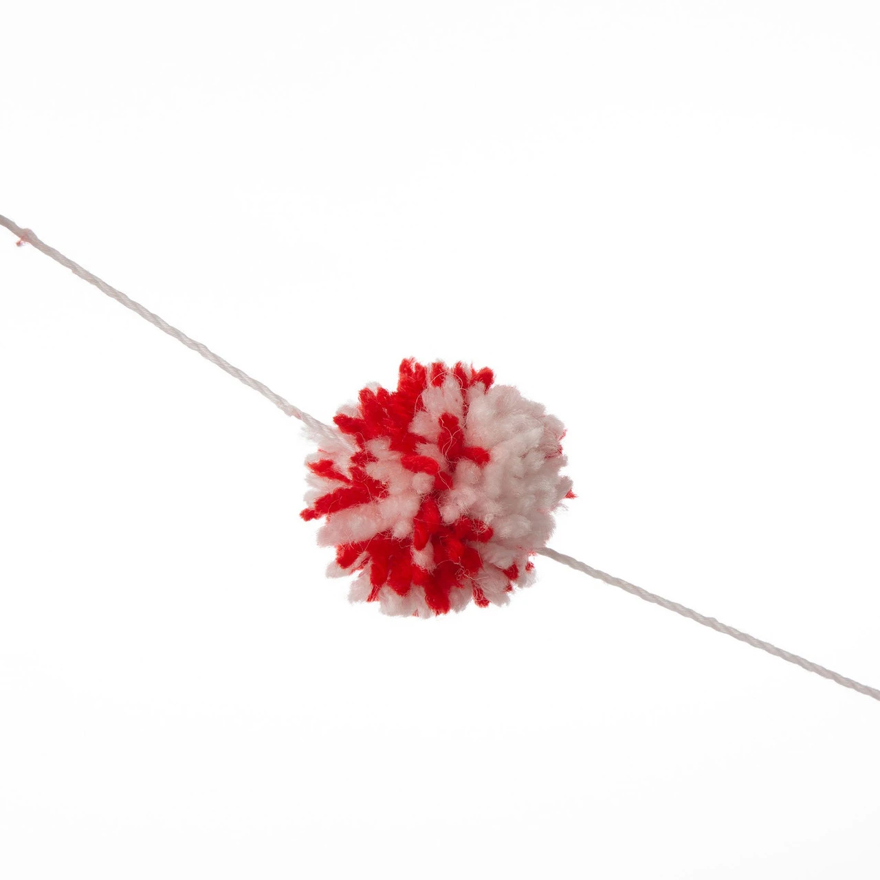 6' Red And White Striped Christmas Gnomes Garland 4 6' Red And White Striped Christmas Gnomes Garland - Image 2