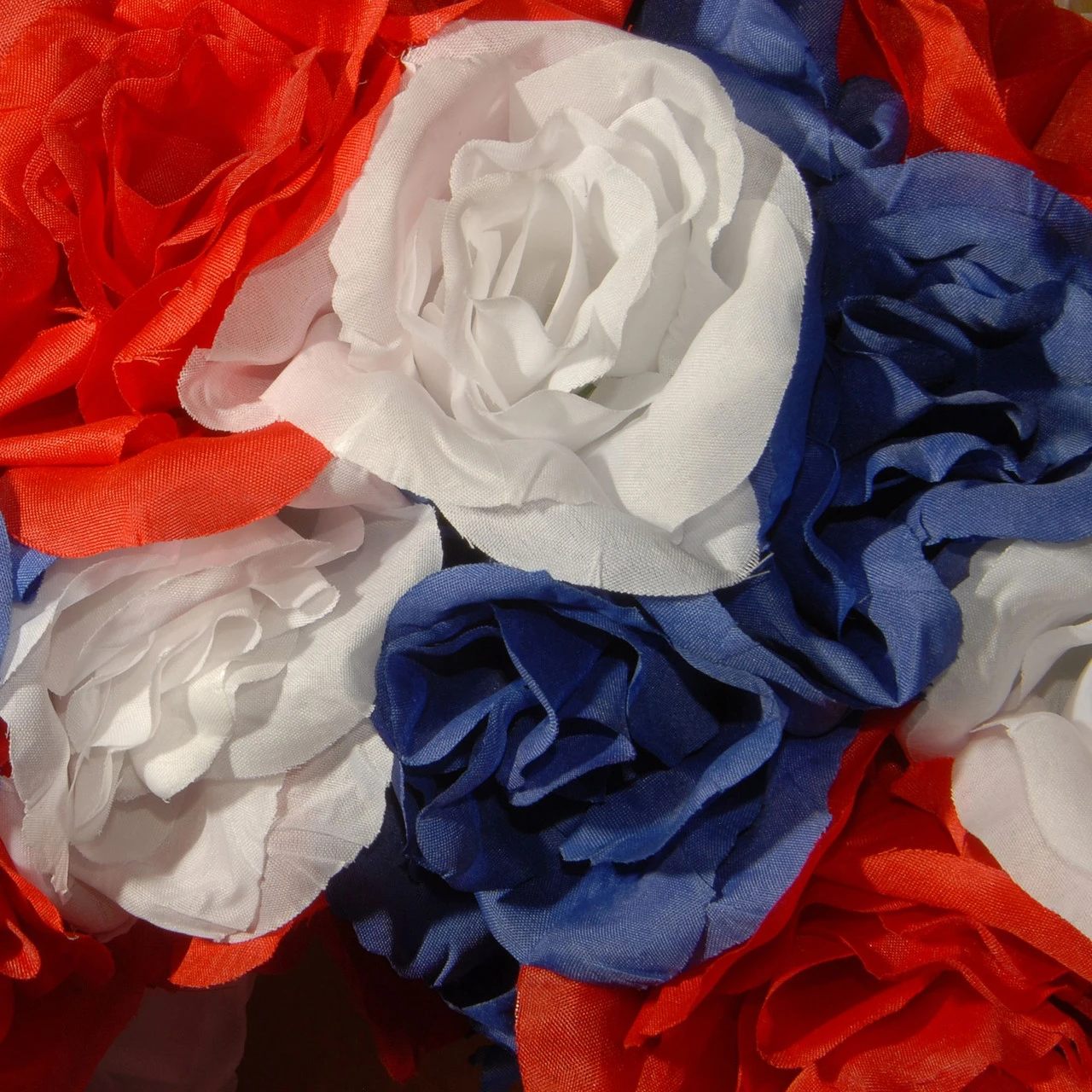 14" Patriotic Rose Wreath 4 14" Patriotic Rose Wreath - Image 2