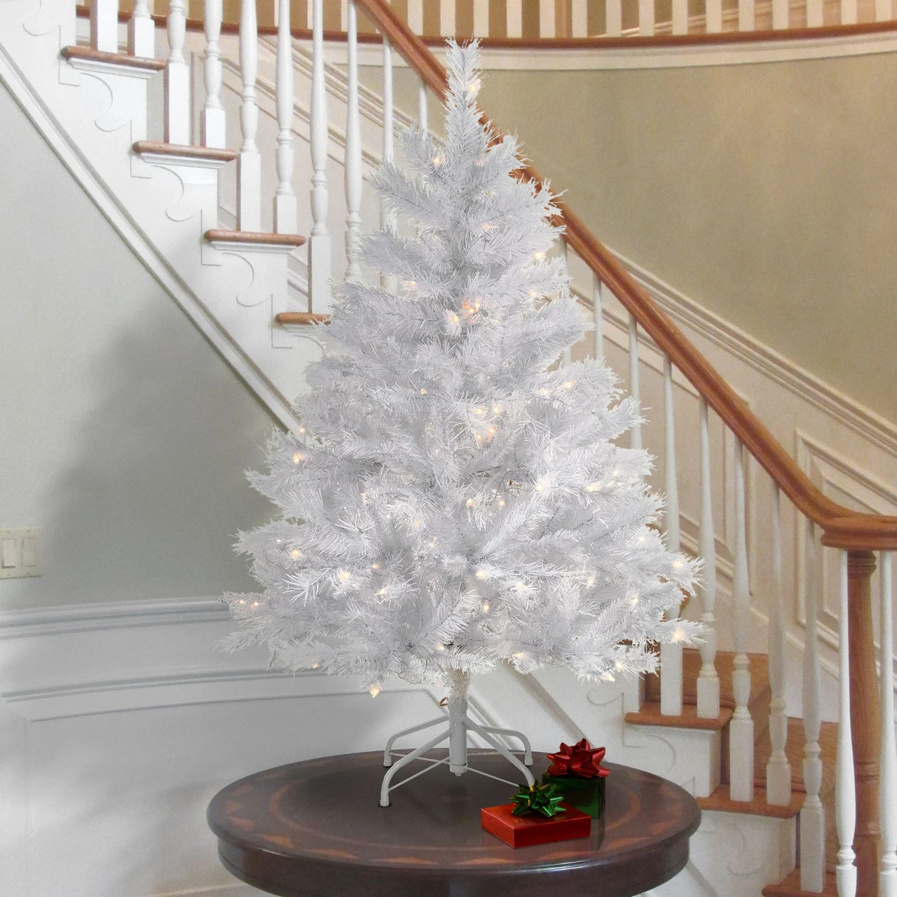 4.5' Pre-Lit White Medium Winchester Pine Artificial Christmas Tree - Clear Lights 4 4.5' Pre-Lit White Medium Winchester Pine Artificial Christmas Tree - Clear Lights - Image 2