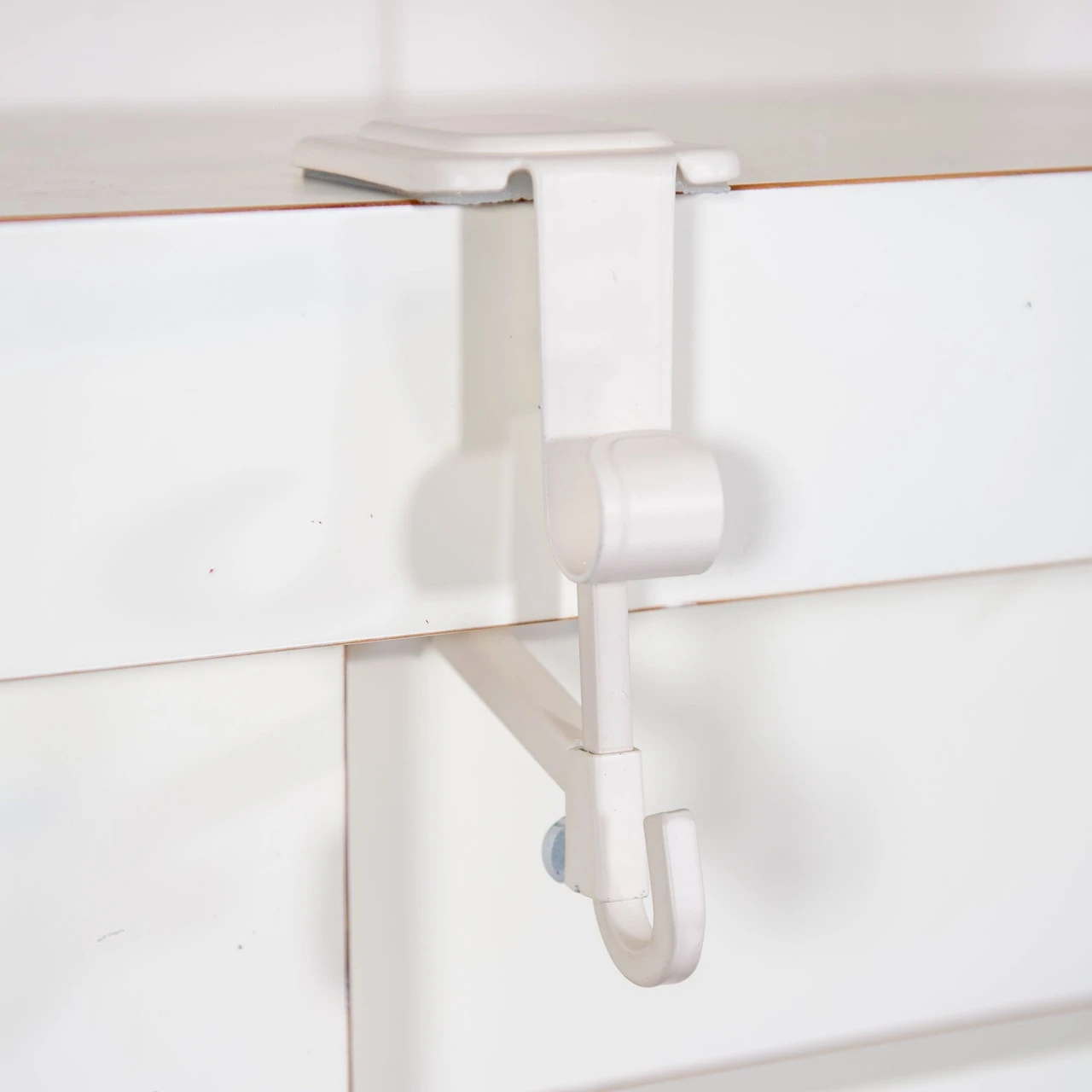 Set Of 3 Cotton White Christmas Mantle Garland And Stocking Hanger 7 Set Of 3 Cotton White Christmas Mantle Garland And Stocking Hanger - Image 5