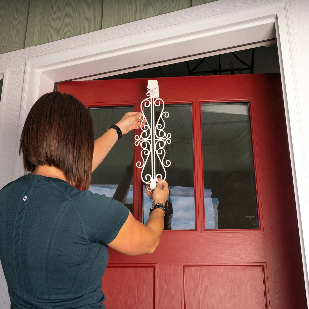 19.5" White Decorative Adjustable Wreath Hanger 4 19.5" White Decorative Adjustable Wreath Hanger - Image 2