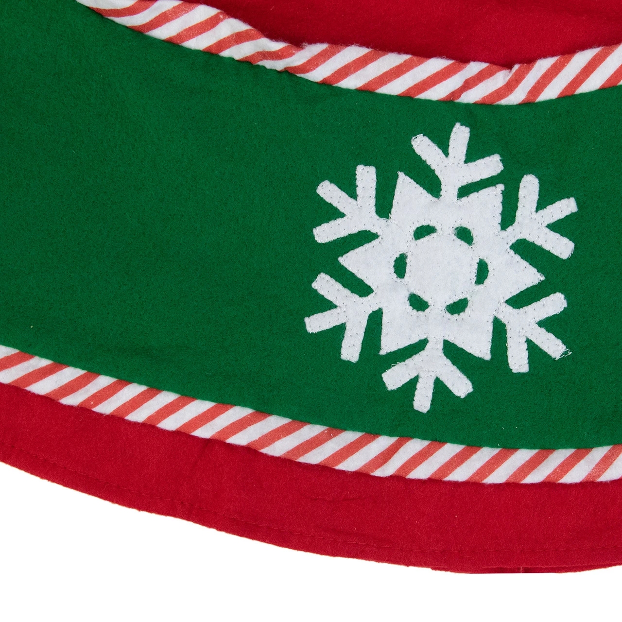 48" Red And Green Snowflakes Christmas Tree Skirt 5 48" Red And Green Snowflakes Christmas Tree Skirt - Image 3