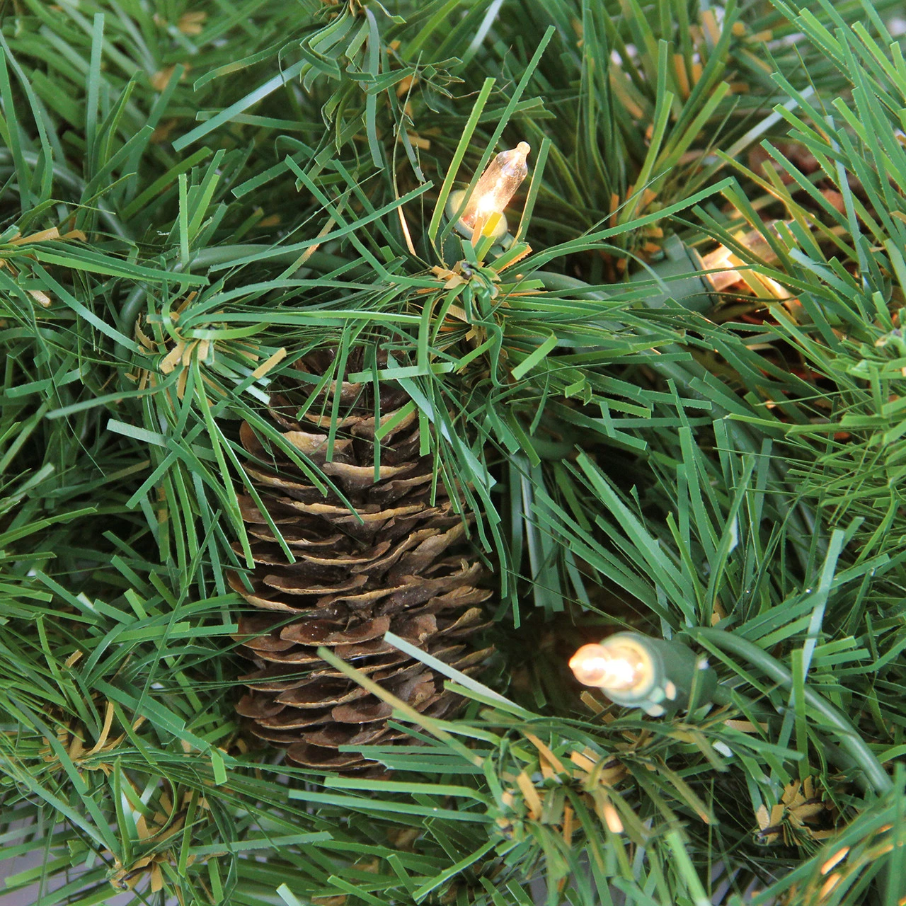 Pre-Lit Dakota Pine Artificial Christmas Wreath - 24-Inch, Clear Lights 4 Pre-Lit Dakota Pine Artificial Christmas Wreath - 24-Inch, Clear Lights - Image 2