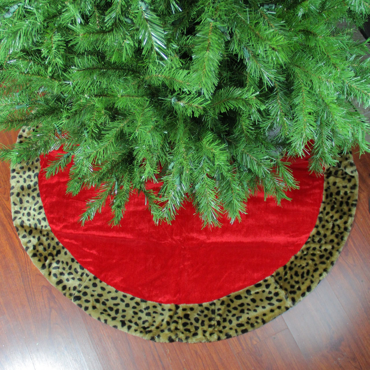 48" Red And Brown Velveteen With Cheetah Print Border Christmas Tree Skirt 3 48" Red And Brown Velveteen With Cheetah Print Border Christmas Tree Skirt