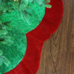 60" Metallic Green And Red Trim Scalloped Edge Christmas Tree Skirt 7 60" Metallic Green And Red Trim Scalloped Edge Christmas Tree Skirt -Optimal Christmas Shop northlight l00052 3 66041.1667533587
