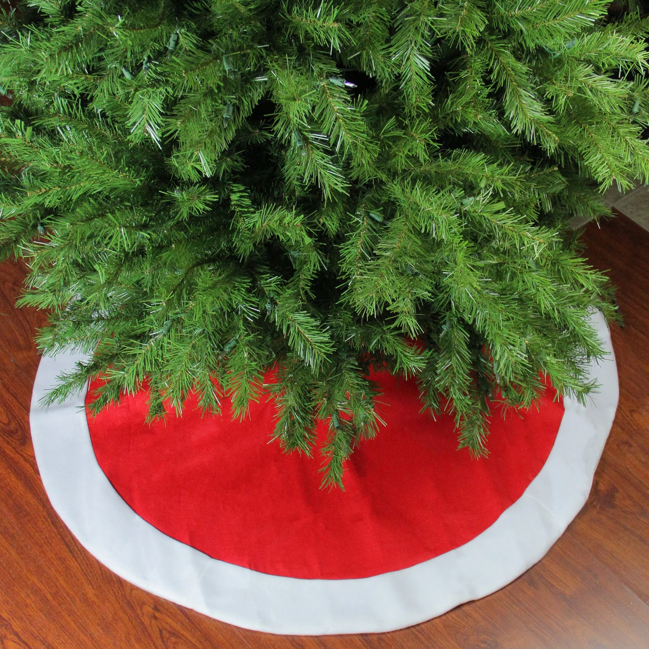 48" Red And White Traditional Christmas Tree Skirt With Border 3 48" Red And White Traditional Christmas Tree Skirt With Border