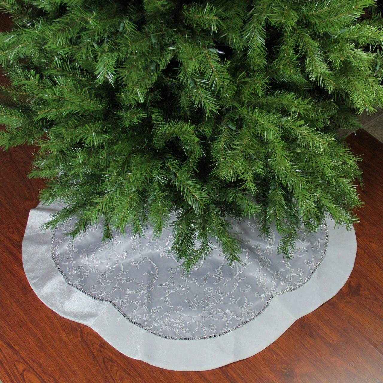 48" Silver And White Floral Trimmed Christmas Tree Skirt 3 48" Silver And White Floral Trimmed Christmas Tree Skirt