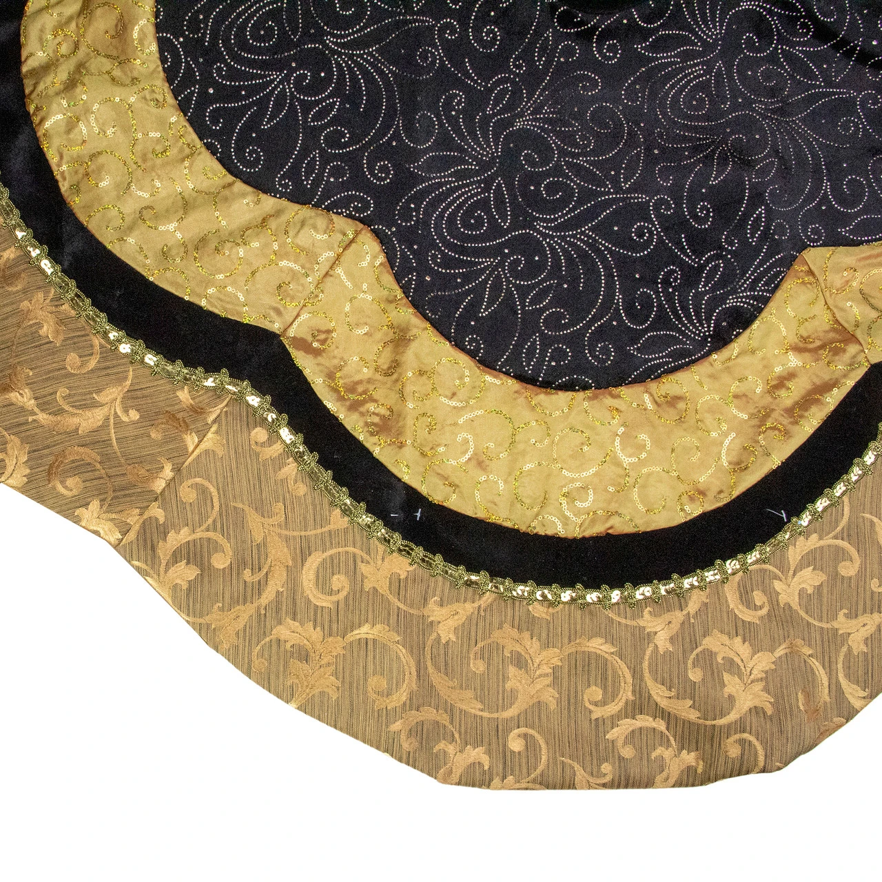 48" Black And Gold Velveteen Floral Scallop Christmas Tree Skirt 5 48" Black And Gold Velveteen Floral Scallop Christmas Tree Skirt - Image 3