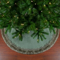 48" Green Burlap Christmas Tree Skirt With Faux Fur Trim 9 48" Green Burlap Christmas Tree Skirt With Faux Fur Trim -Optimal Christmas Shop northlight lt90710 5 84626.1667576852
