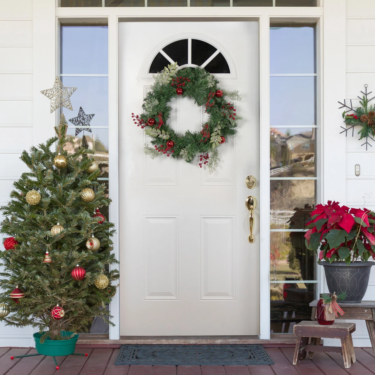 Decorated Frosted Pine And Pine Cone Artificial Christmas Wreath, 24-Inch, Unlit 4 Decorated Frosted Pine And Pine Cone Artificial Christmas Wreath, 24-Inch, Unlit - Image 2