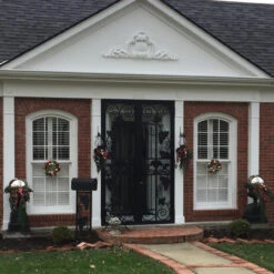 Traditional Colors 2-Finish Shatterproof Ball Christmas Wreath, 24-Inch -Optimal Christmas Shop northlight sm91059 4 cxpic 80917.1677518924