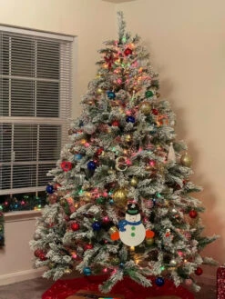 6' Medium Flocked Angel Pine Artificial Christmas Tree - Unlit -Optimal Christmas Shop northlight v03978 cxpic 38569.1676305747