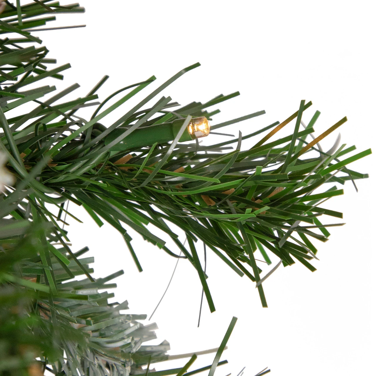 5-Piece Pre-Lit Frosted Verona Berry Pine Artificial Christmas Entryway Set 9 5-Piece Pre-Lit Frosted Verona Berry Pine Artificial Christmas Entryway Set - Image 7