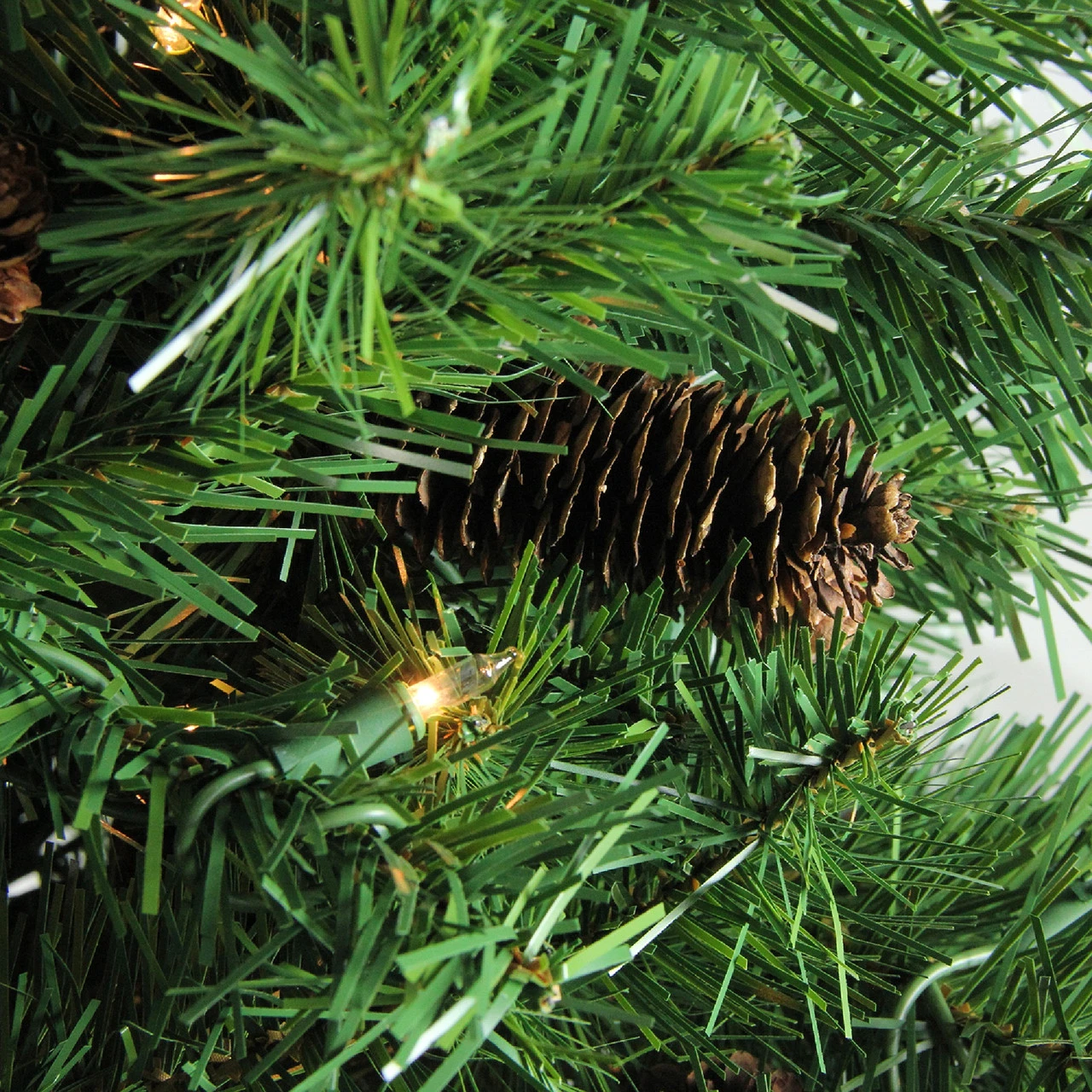 7.5' Pre-Lit Green Medium Pine Artificial Christmas Tree - Clear Lights 5 7.5' Pre-Lit Green Medium Pine Artificial Christmas Tree - Clear Lights - Image 3