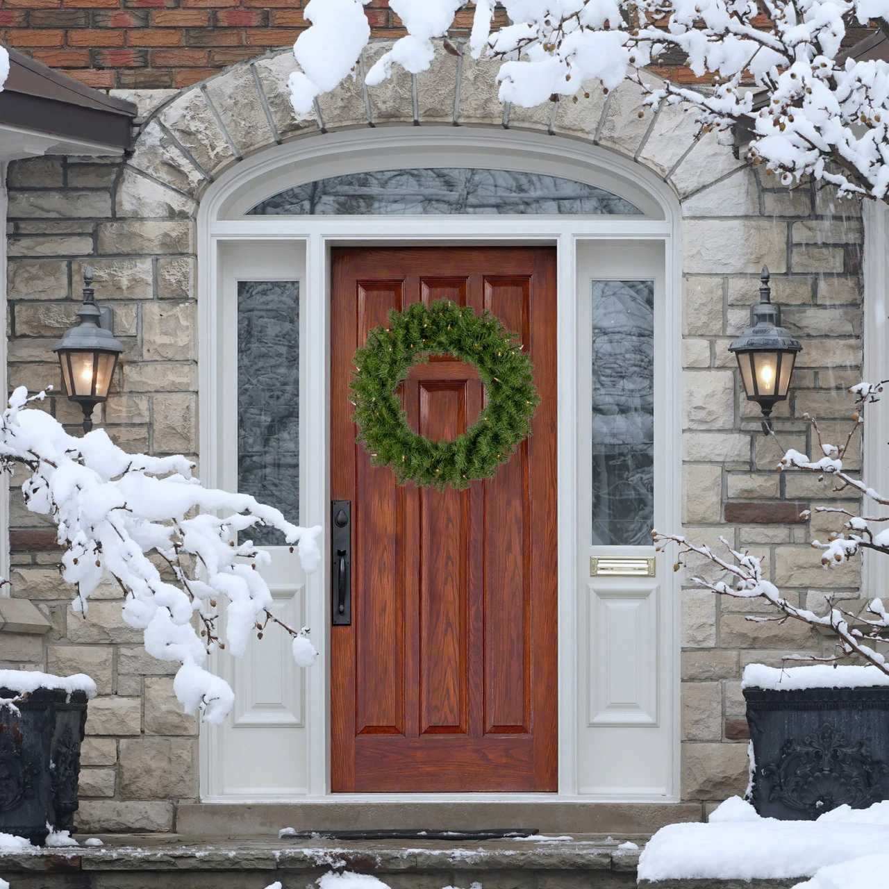 Pre-Lit LED Rockwood Pine Artificial Christmas Wreath, 24-Inch, Warm White Lights 4 Pre-Lit LED Rockwood Pine Artificial Christmas Wreath, 24-Inch, Warm White Lights - Image 2