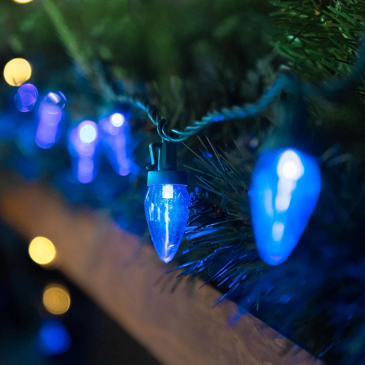 25ct Blue LED C7 Christmas Lights - 17ft Green Wire 4 25ct Blue LED C7 Christmas Lights - 17ft Green Wire - Image 2