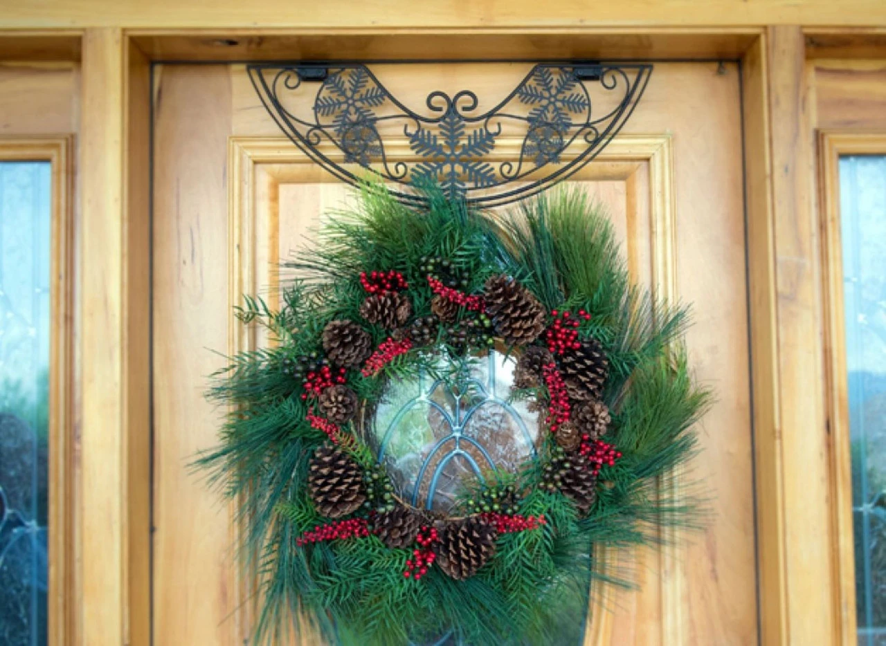 24" Brown Snowflake Adjustable Christmas Wreath Hanger 4 24" Brown Snowflake Adjustable Christmas Wreath Hanger - Image 2